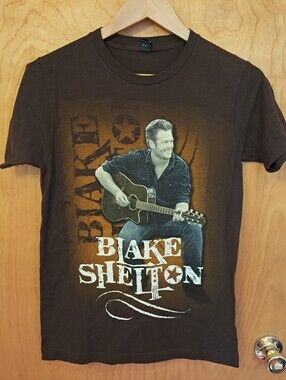 Blake Shelton Brown Graphic Tee